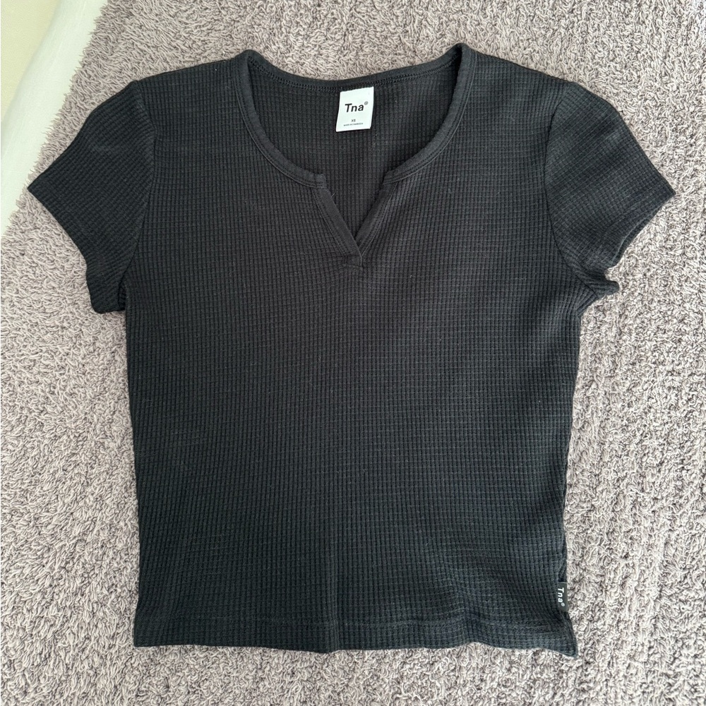 Aritzia TNA Waffle Notch T-shirt